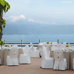 Family Luxury Suites By Velas Vallarta
