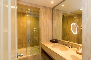 Family Luxury Suites By Velas Vallarta